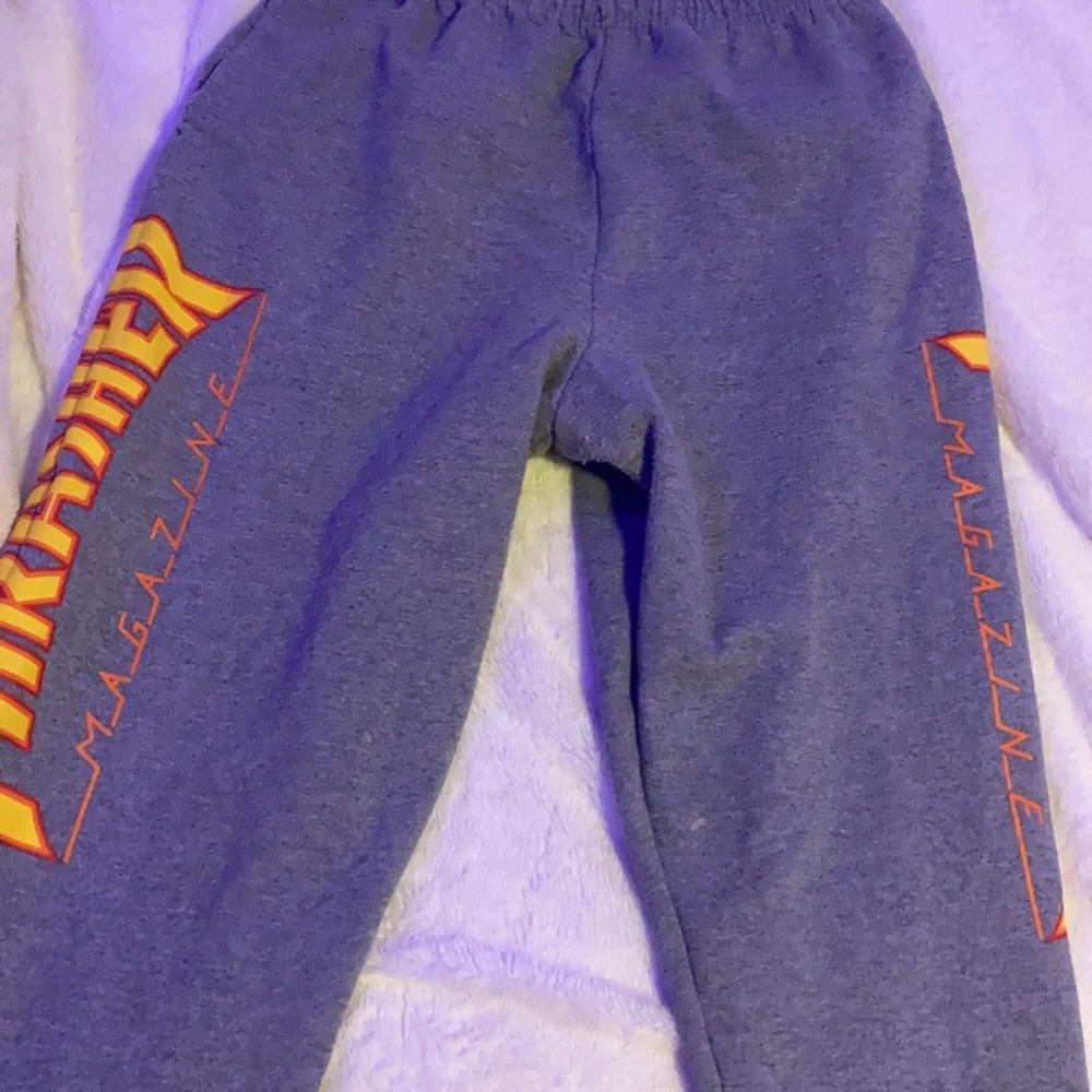 barely worn thrasher sweats.